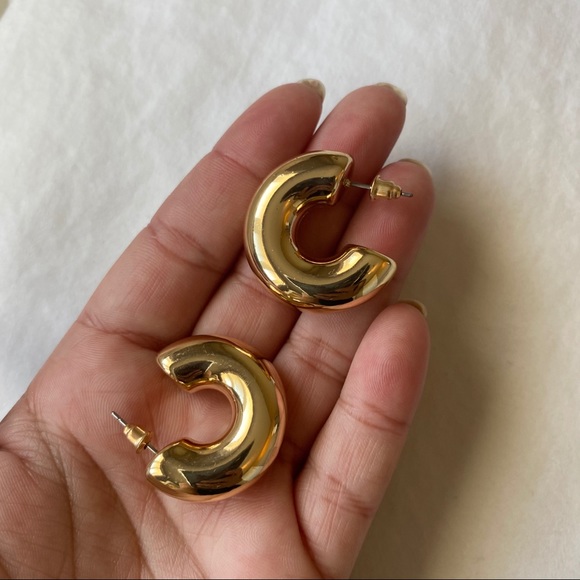 Vintage Inspired Gold Earrings Hoops - Picture 4 of 5